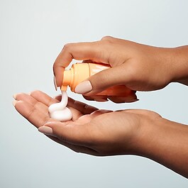 Cloud Glow Primer - Schäumende Foundation
